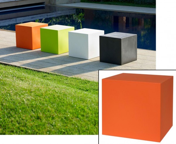 Kunststoff Kube als Sitz oder Stapelwürfel orange farbig mit 40x40cm für Innen und Außen