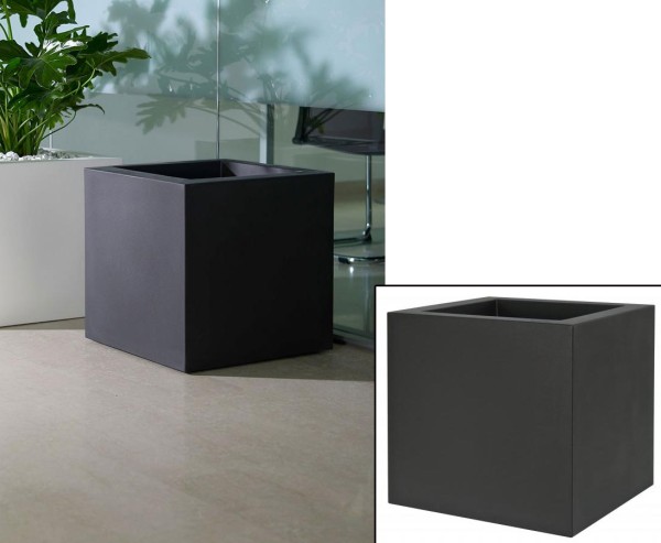 Kube als Pflanzkasten in schwarz 30x30cm mit integrierten Rollen zum Schieben